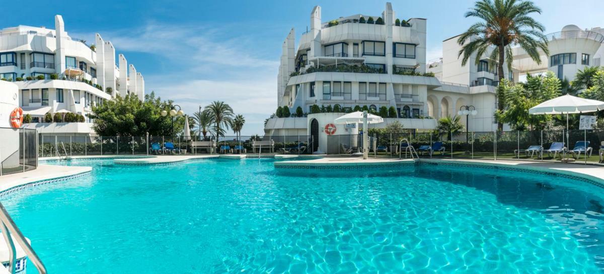 Marbella Center Beachfront With Private Patio Экстерьер фото