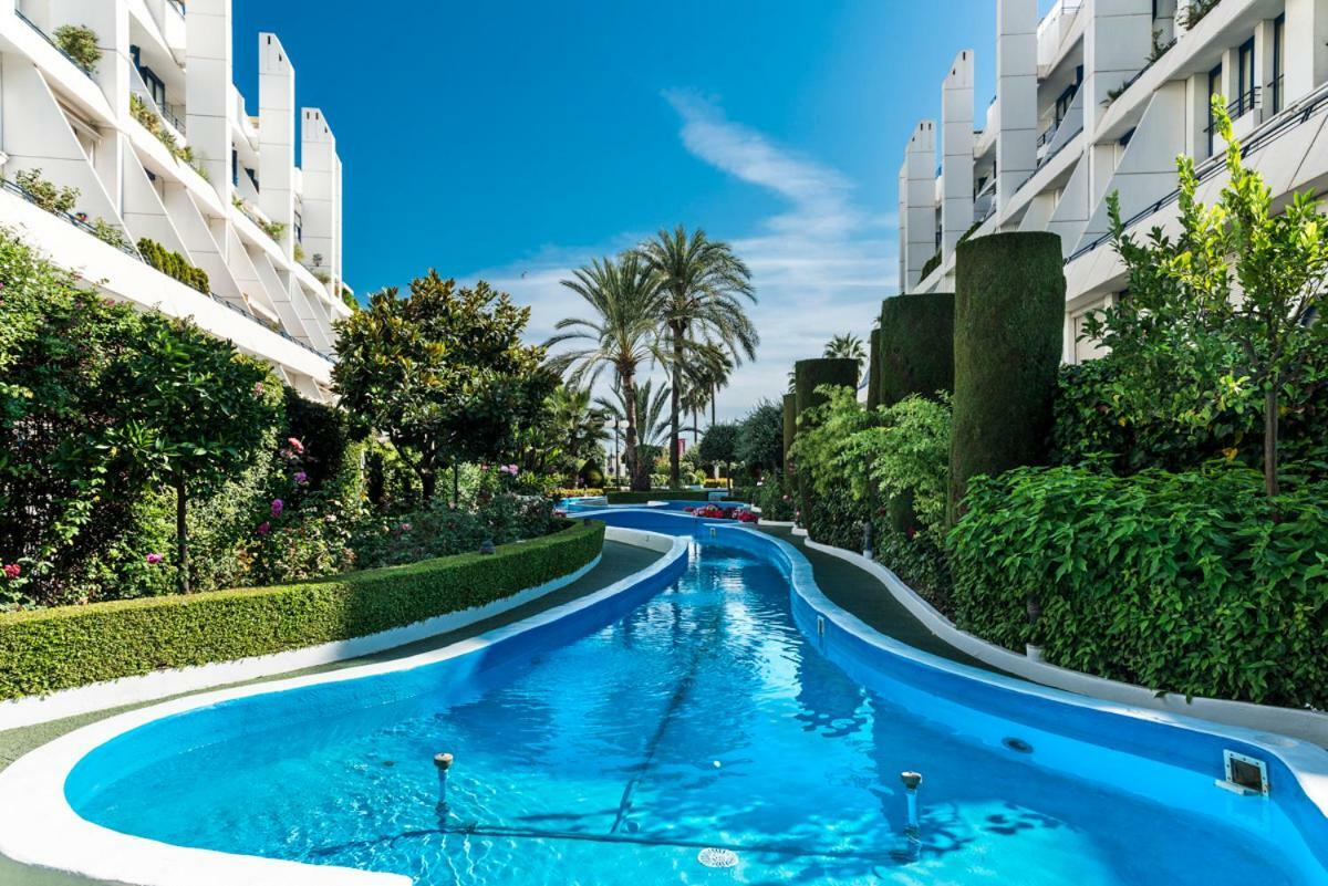 Marbella Center Beachfront With Private Patio Экстерьер фото